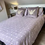 Park Crescent Apartment